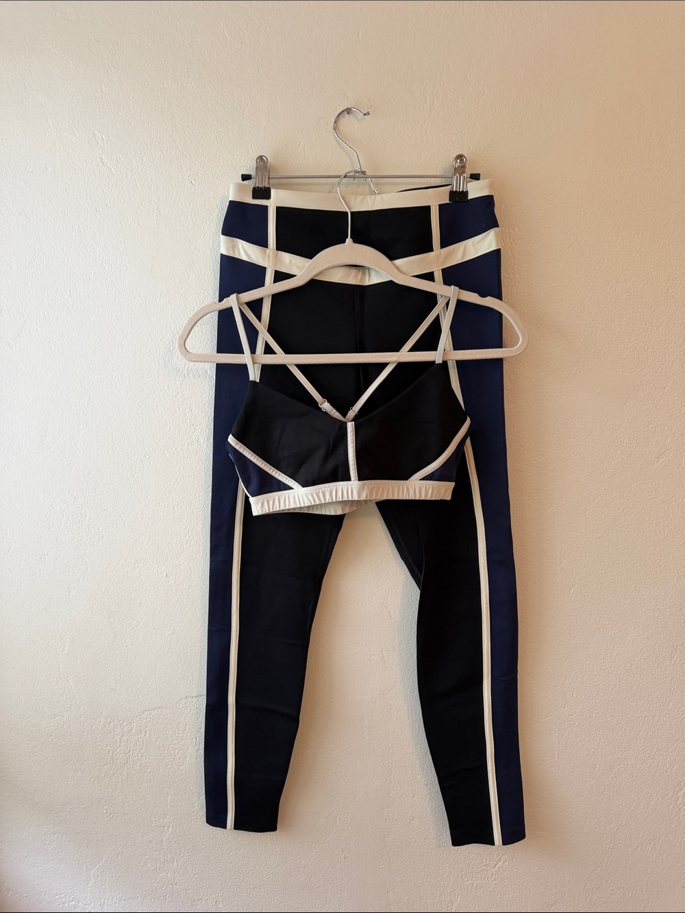 Colorblock black & navy with white lines - Leggings and Sports Bra set